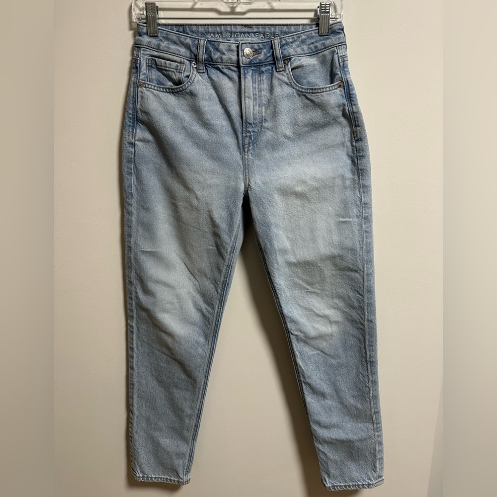 American Eagle Mom Jeans Light Blue